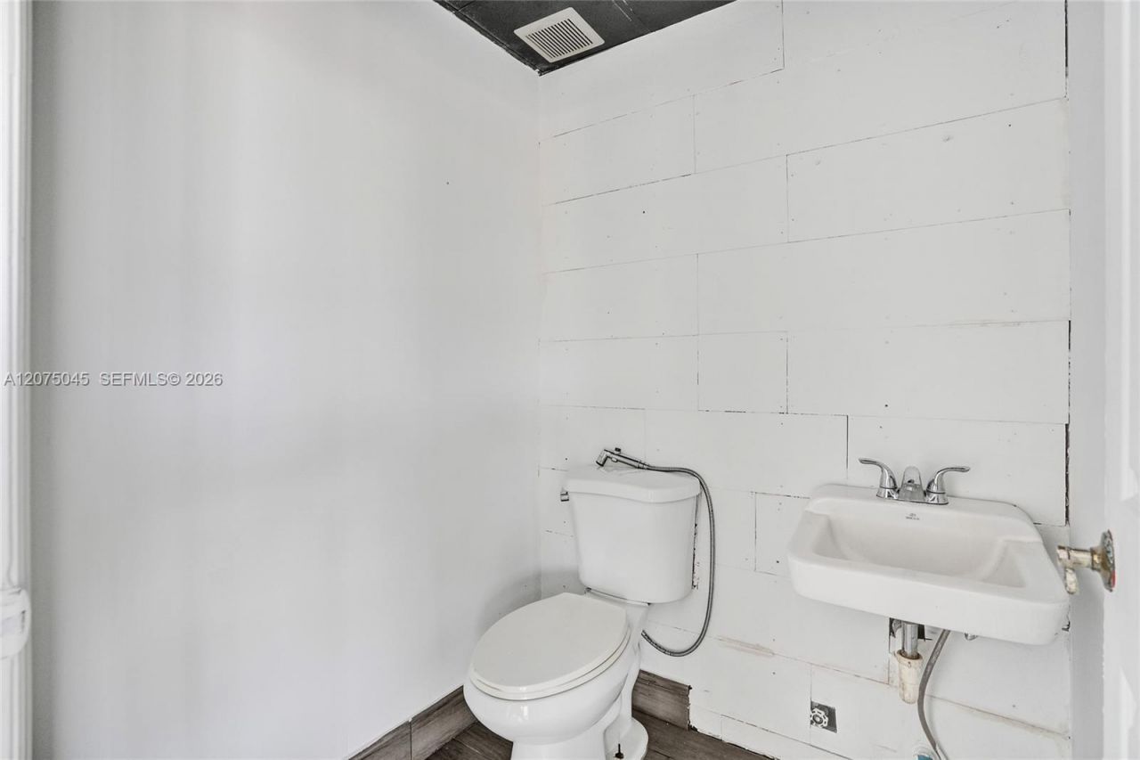 900 W Flagler St , Unit 1, Miami, FL 33130 Photo