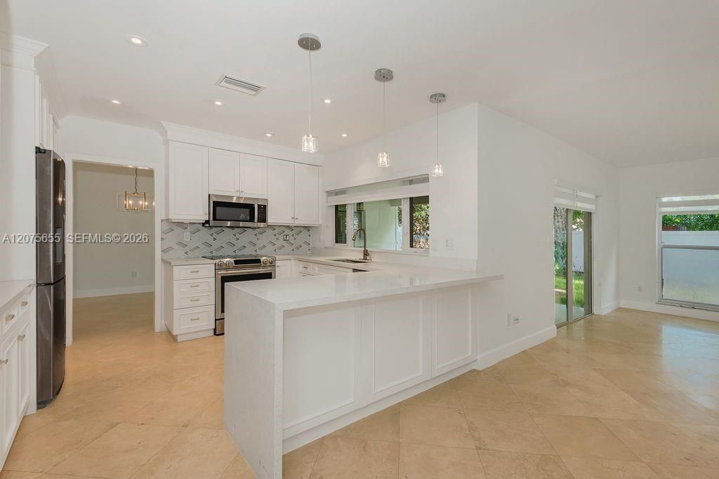 6931 Loch Ness Dr , Miami Lakes, FL 33014 Photo