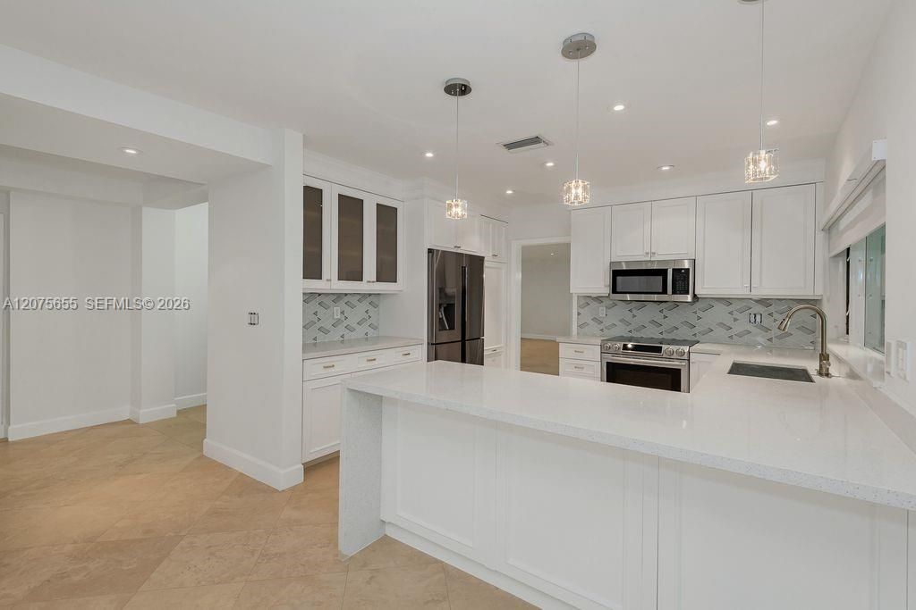 6931 Loch Ness Dr , Miami Lakes, FL 33014 Photo