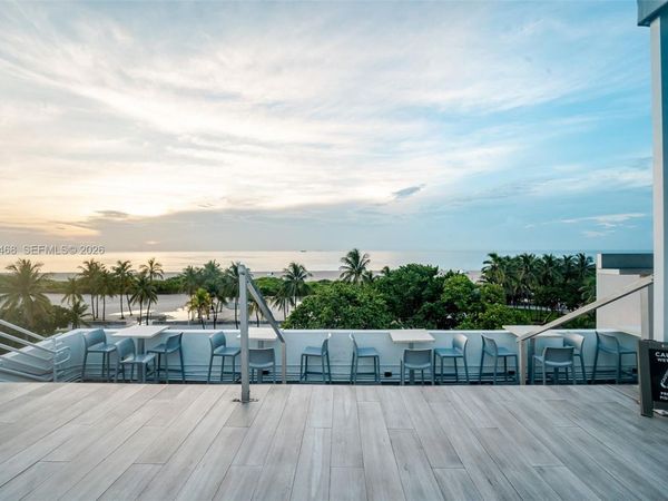 1060 Ocean Dr, Unit D206, Miami Beach, FL 33139