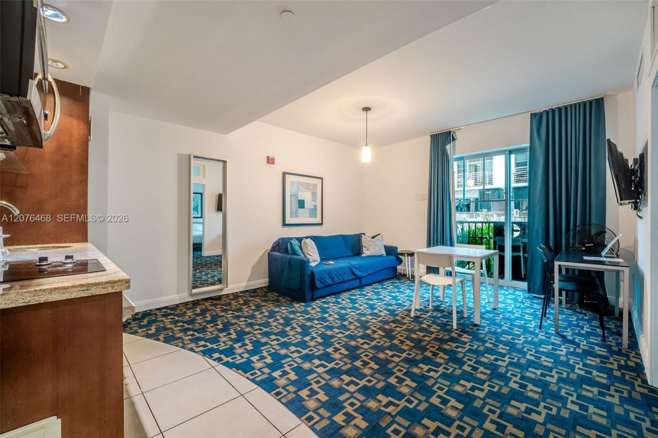 1060 Ocean Dr, Unit D206, Miami Beach, FL 33139 Photo