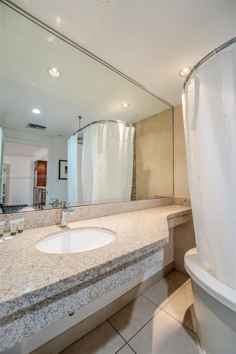 1060 Ocean Dr, Unit D206, Miami Beach, FL 33139 Photo