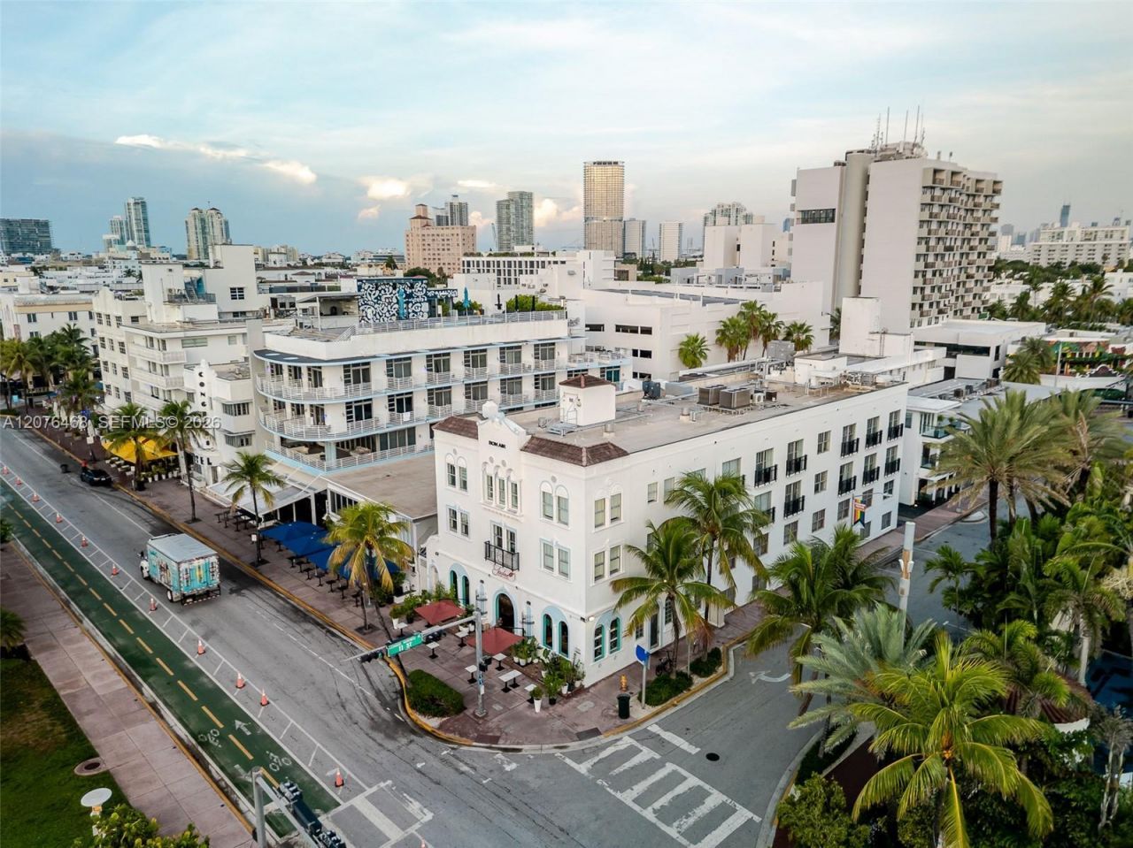1060 Ocean Dr, Unit D206, Miami Beach, FL 33139 Photo