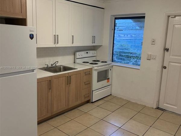 409 SW 4th Ter , Unit w, Hallandale Beach, FL 33009