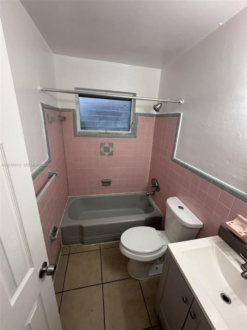 409 SW 4th Ter , Unit w, Hallandale Beach, FL 33009 Photo