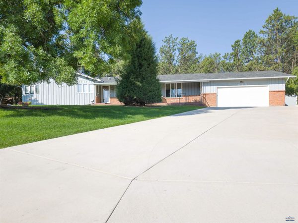 625 S BERRY PINE RD, Rapid City, SD 57702