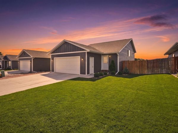 1107 DIAMOND RIDGE BOULEVARD, Rapid City, SD 57703