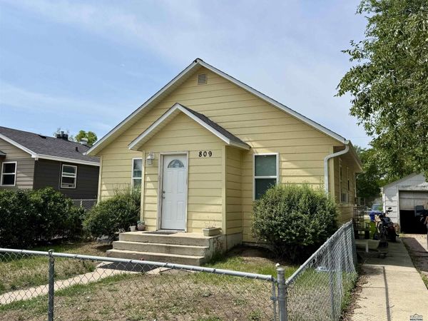 809 HALLEY AVE, Rapid City, SD 57701