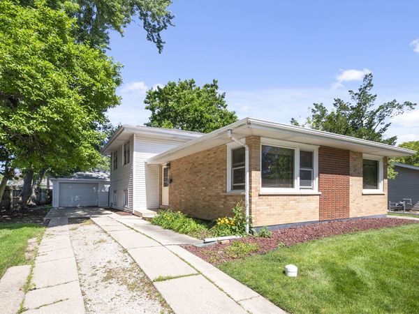 16754 Oconto Avenue , Tinley Park, IL 60477