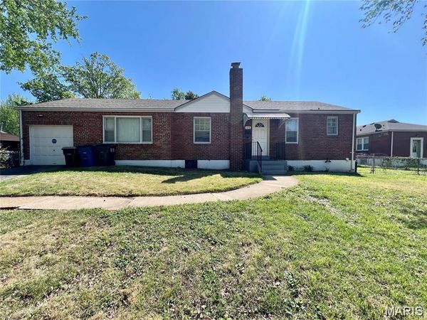 106 Henquin Drive , St Louis, MO 63135