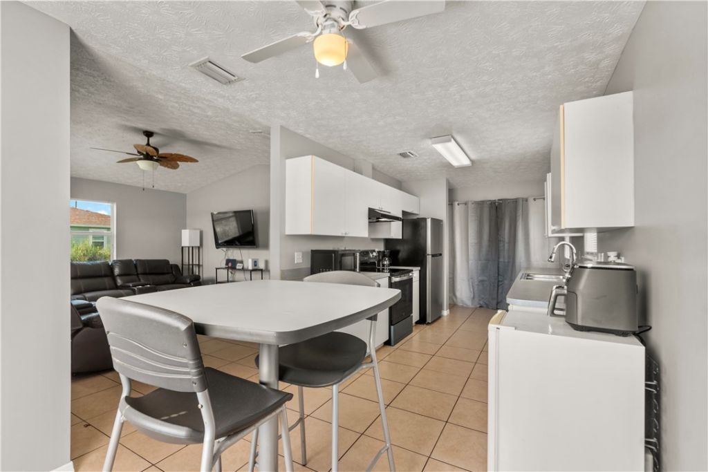 1175 12th Court Sw, Vero Beach, FL 32962 Photo