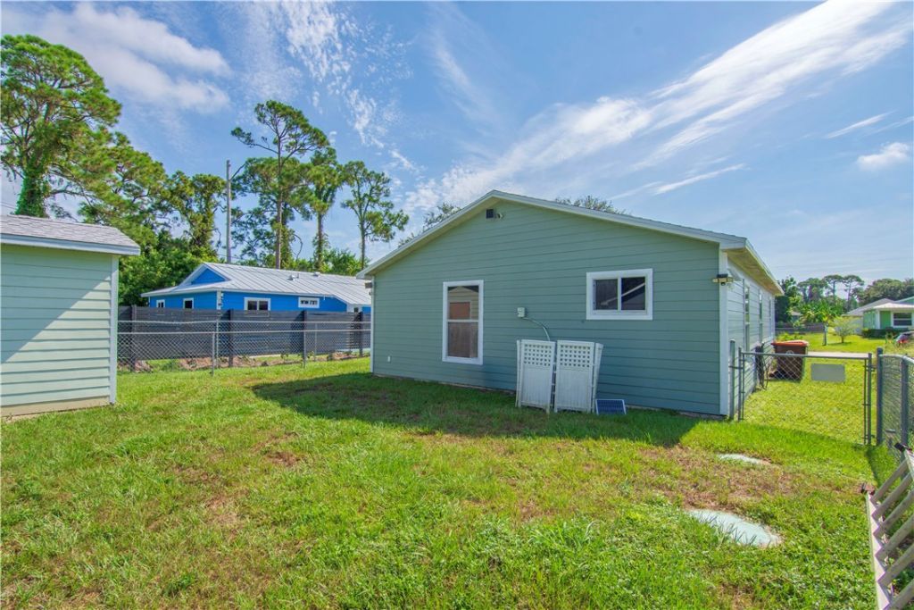 1175 12th Court Sw, Vero Beach, FL 32962 Photo