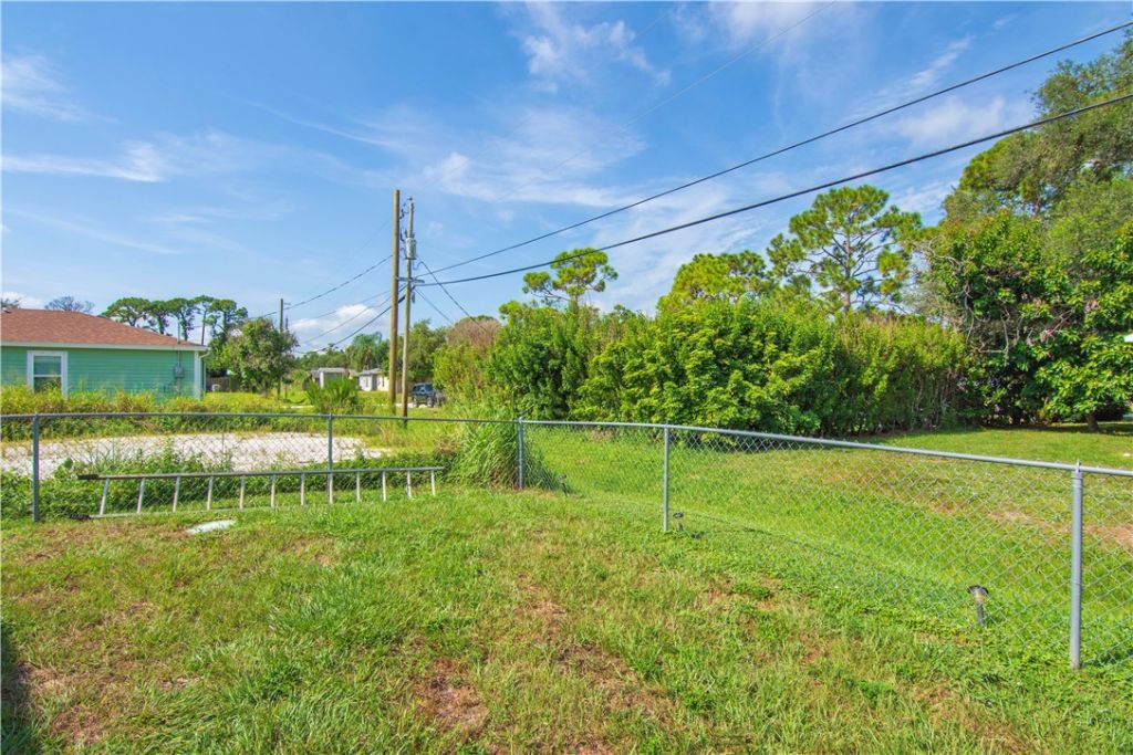 1175 12th Court Sw, Vero Beach, FL 32962 Photo