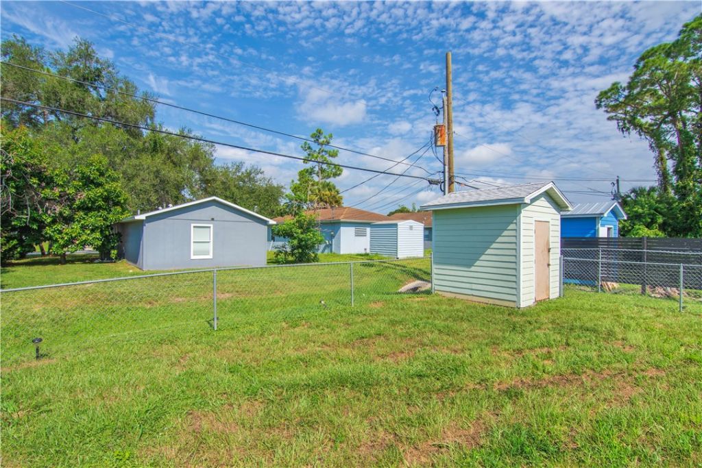 1175 12th Court Sw, Vero Beach, FL 32962 Photo