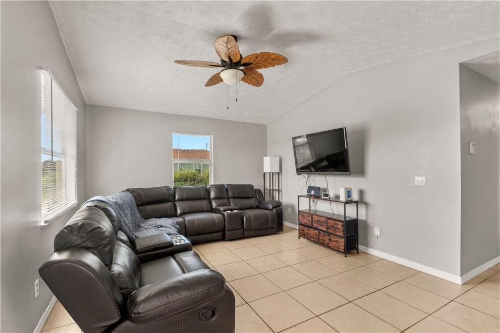 1175 12th Court Sw, Vero Beach, FL 32962 Photo
