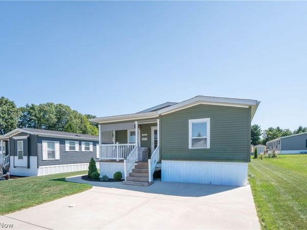 3052 Cross Creek Circle SW, Massillon, OH 44647