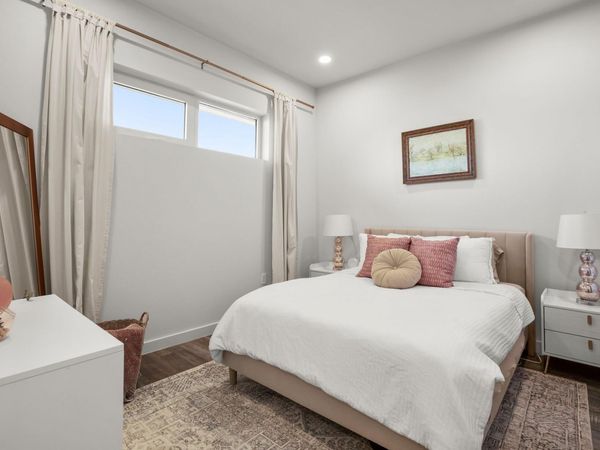 4004 Banister LN, Unit 202, Austin, TX 78704