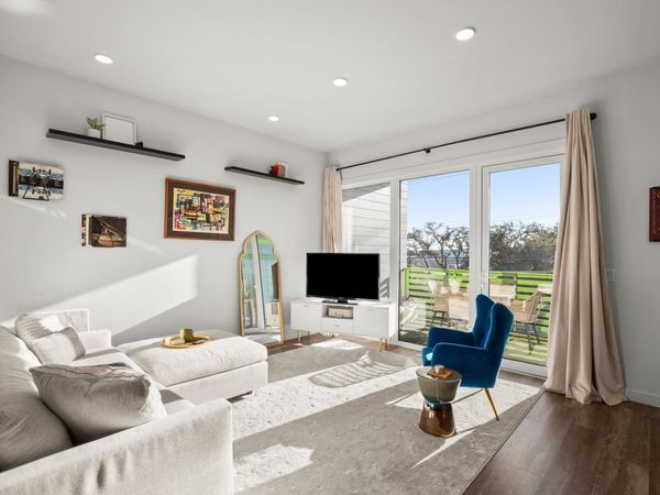 4004 Banister LN, Unit 202, Austin, TX 78704