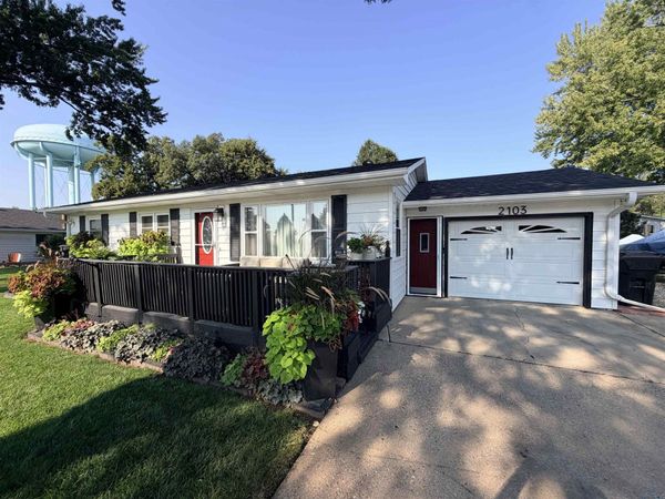 2103 Mulberry St., Yankton, SD 57078