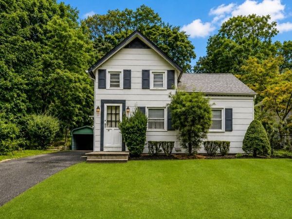 10 Overton Pass , Saint James, NY 11780