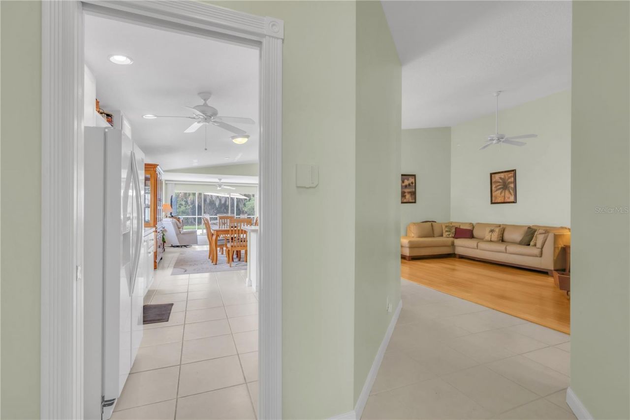 8012 Camminare Drive, Sarasota, FL 34238 Photo