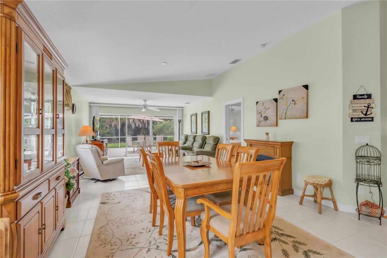 8012 Camminare Drive, Sarasota, FL 34238 Photo
