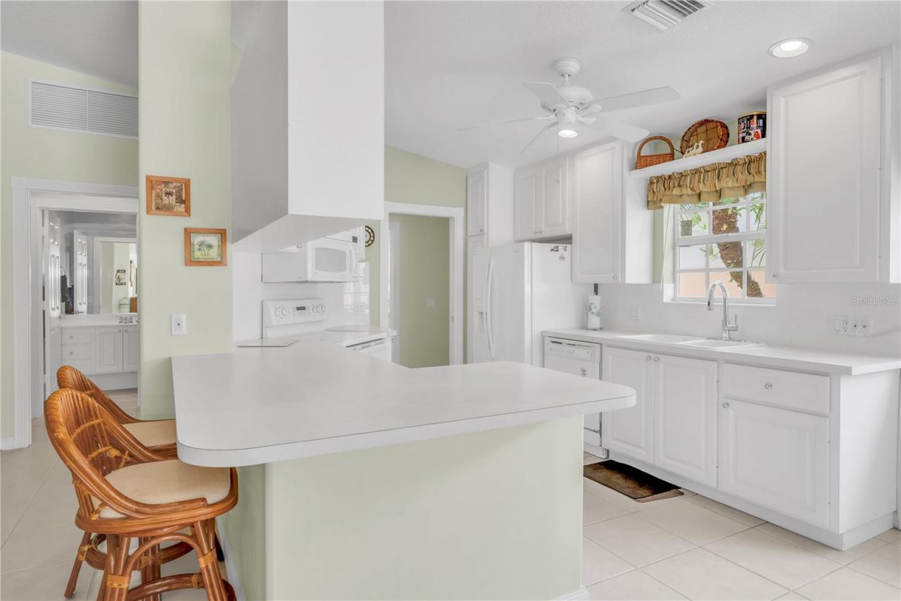 8012 Camminare Drive, Sarasota, FL 34238 Photo