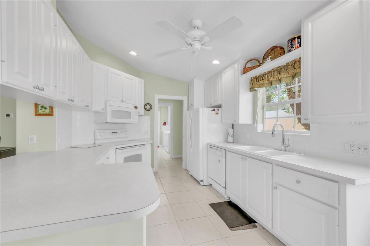 8012 Camminare Drive, Sarasota, FL 34238 Photo