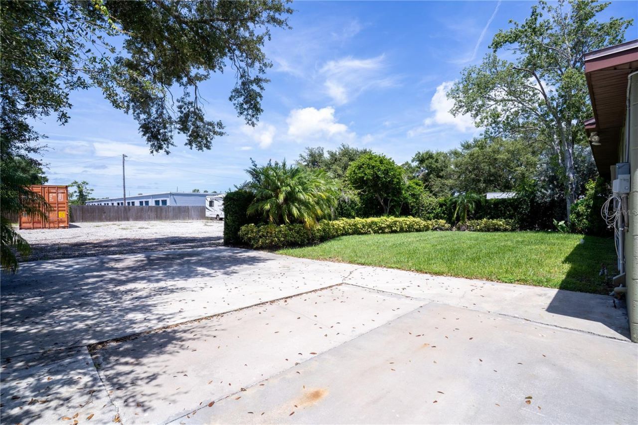 883 South Wind Lane , Largo, FL 33771 Photo