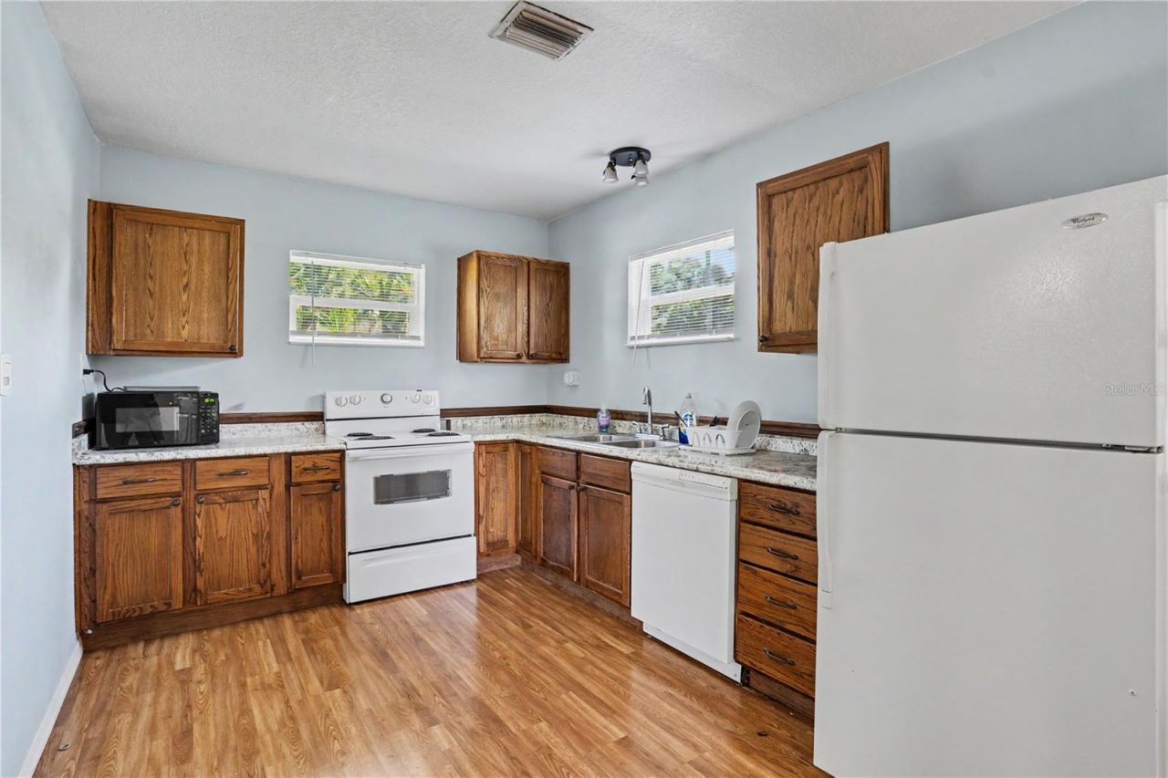 883 South Wind Lane , Largo, FL 33771 Photo
