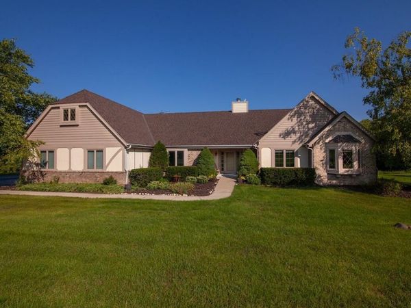 N27W30818 Golf Hills DRIVE, Pewaukee, WI 53072