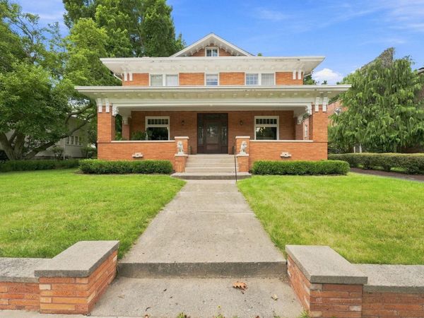 418 S Wayne Street, Angola, IN 46703