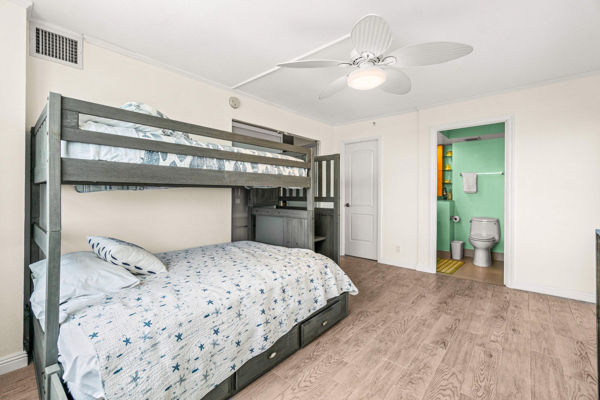 4511 S Ocean Boulevard, Unit 607, Highland Beach, FL 33487 Photo