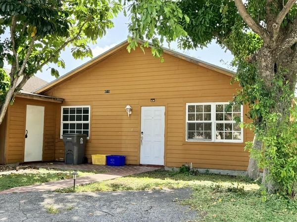 8715 PLUTO Terrace, West Palm Beach, FL 33403