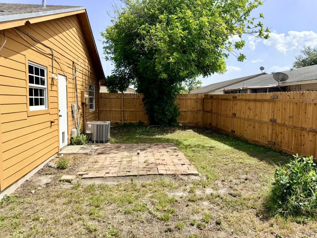 8715 Pluto Terrace, West Palm Beach, FL 33403 Photo