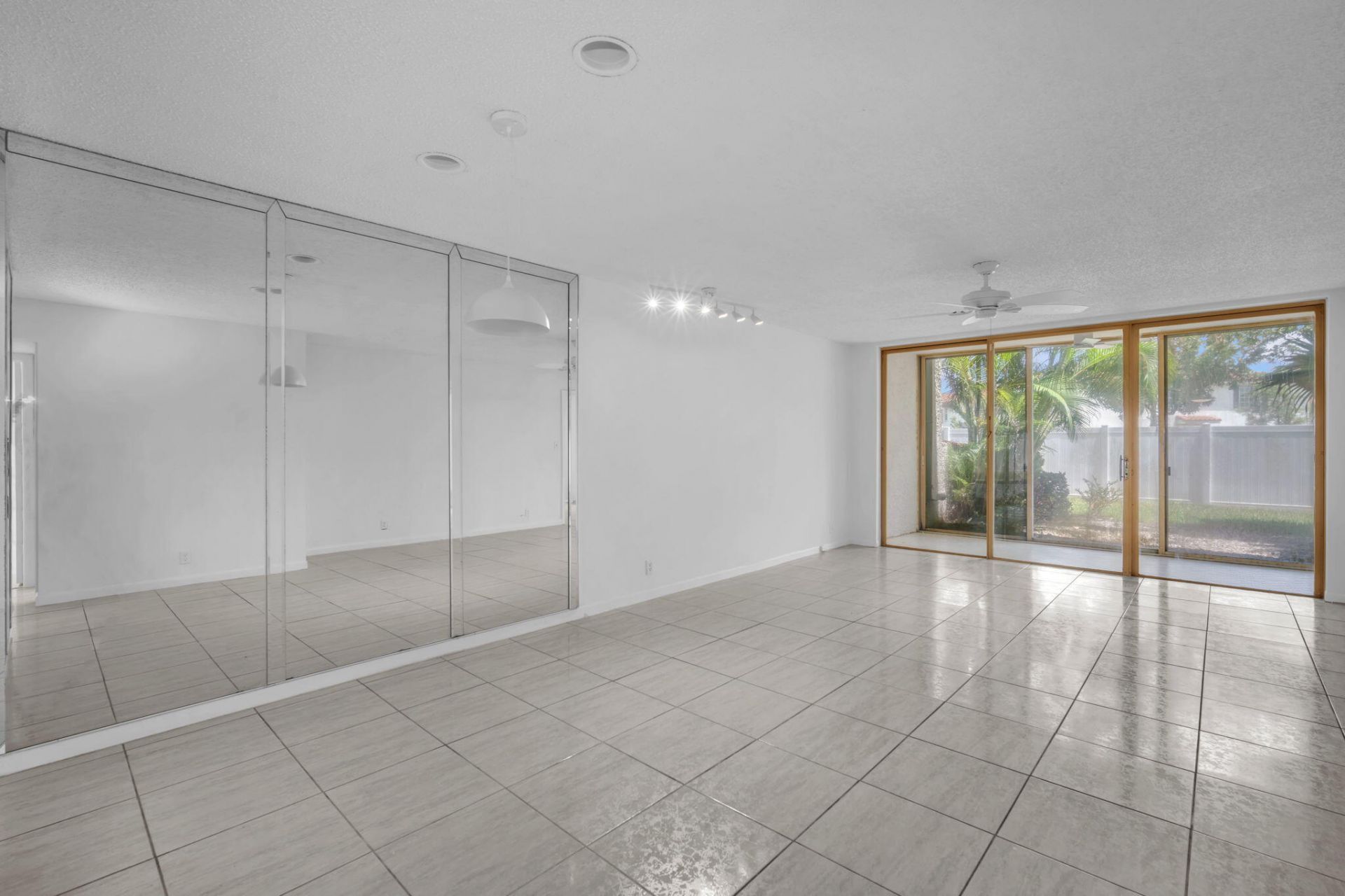 4090 Tivoli Court, Unit 107, Lake Worth, FL 33467 Photo