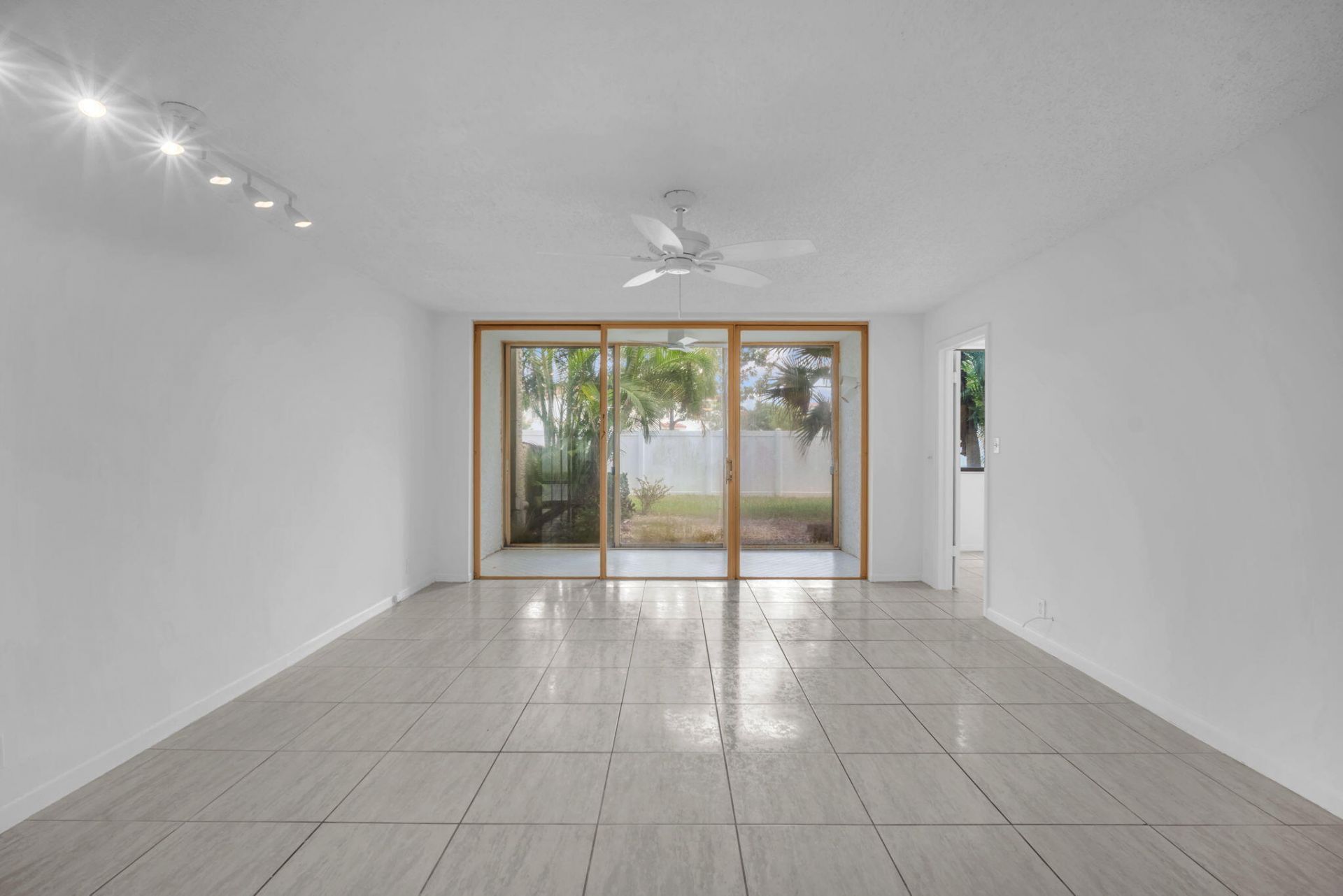 4090 Tivoli Court, Unit 107, Lake Worth, FL 33467 Photo