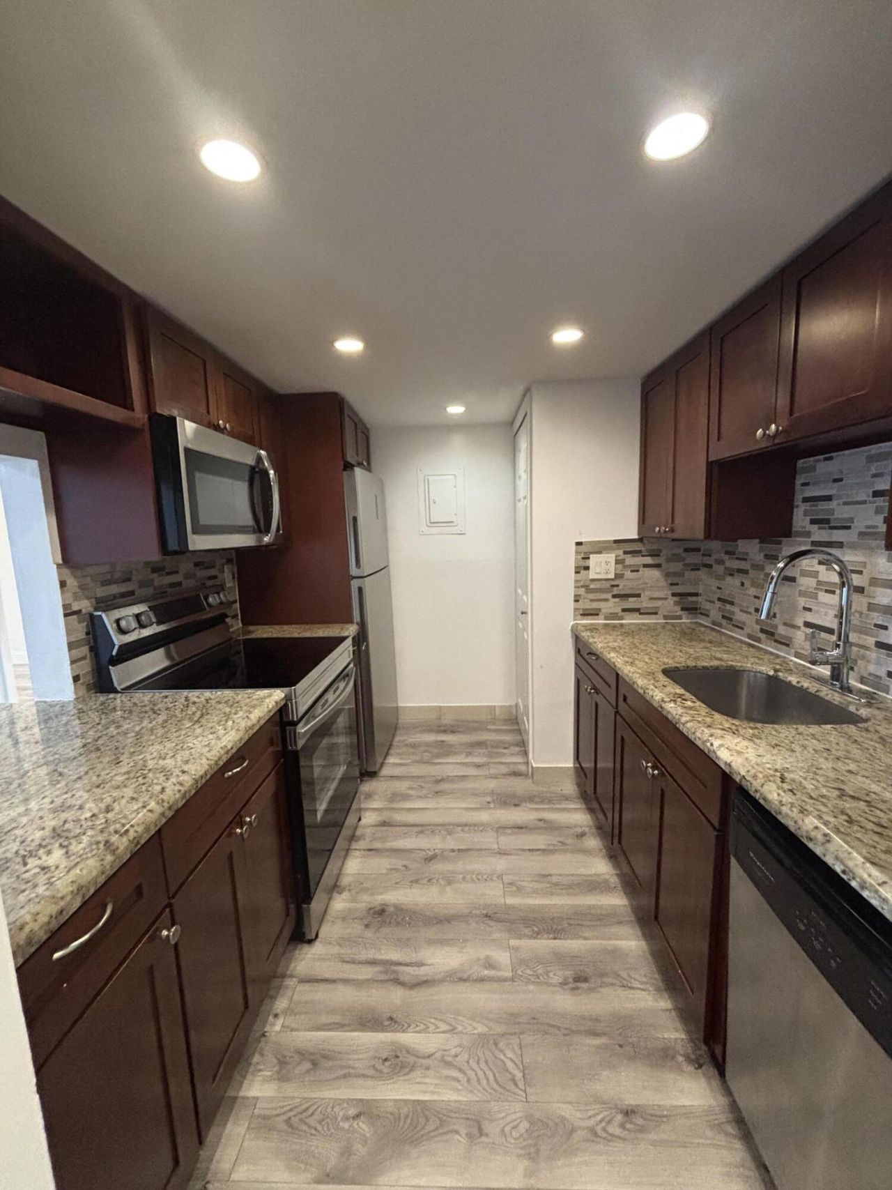 220 Lakeview Drive, Unit 103, Weston, FL 33326 Photo