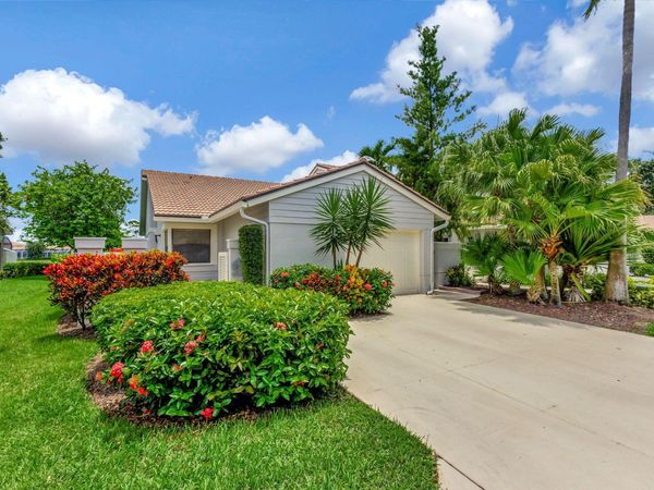 523 Prestwick Circle, Palm Beach Gardens, FL 33418