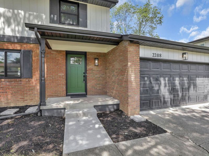 2208 Pine Knoll Avenue , Columbus, OH 43229 Photo 2