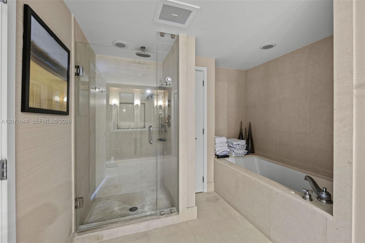 6899 Collins Ave , Unit 2708, Miami Beach, FL 33141 Photo