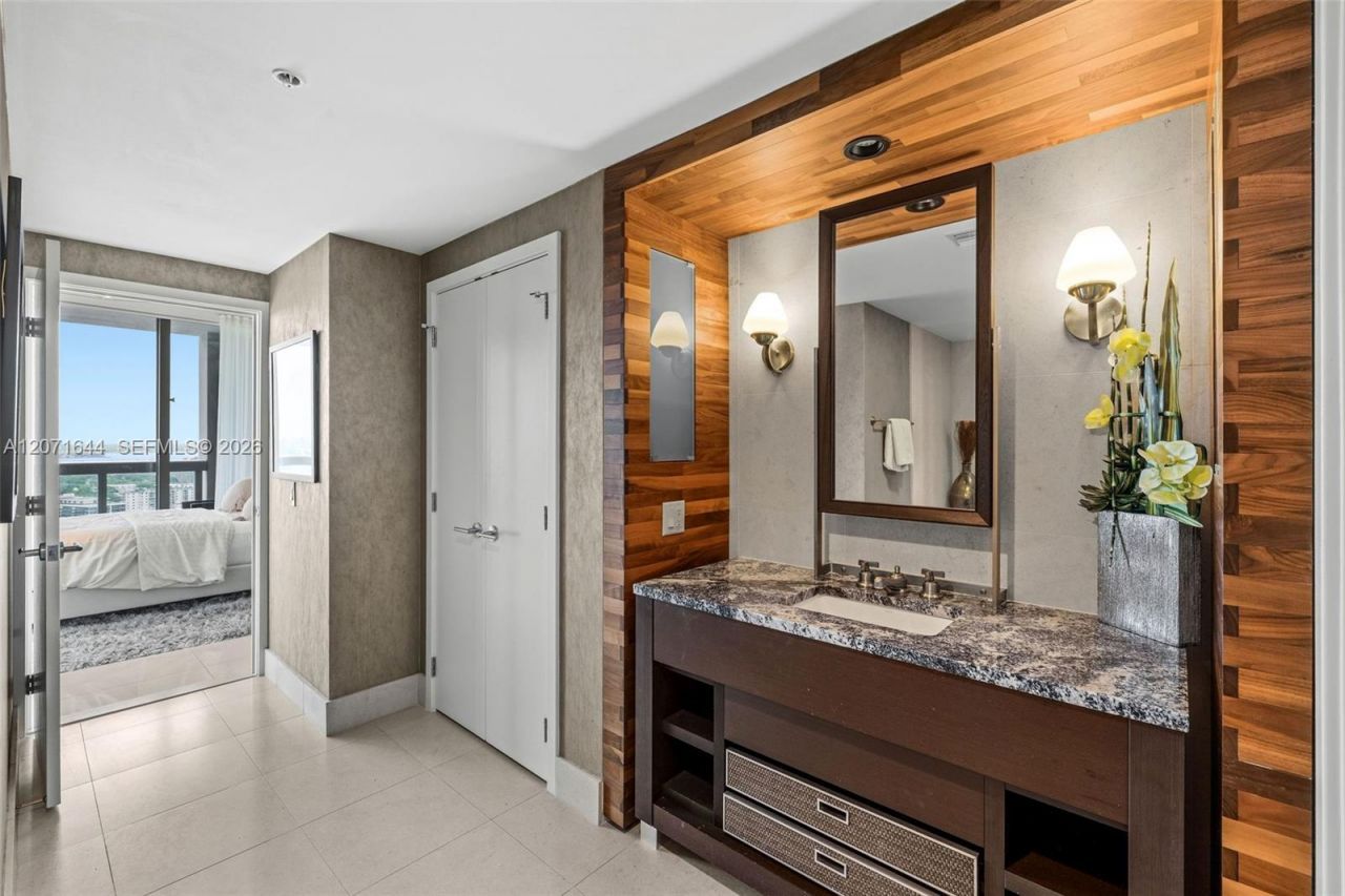 6899 Collins Ave , Unit 2708, Miami Beach, FL 33141 Photo