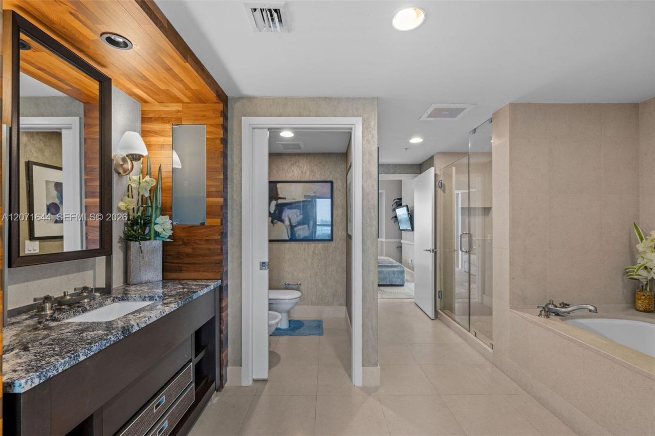 6899 Collins Ave , Unit 2708, Miami Beach, FL 33141 Photo
