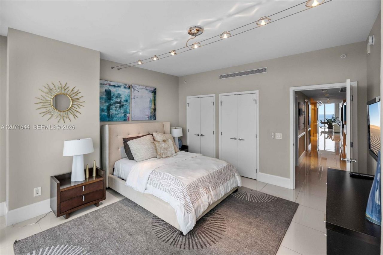 6899 Collins Ave , Unit 2708, Miami Beach, FL 33141 Photo