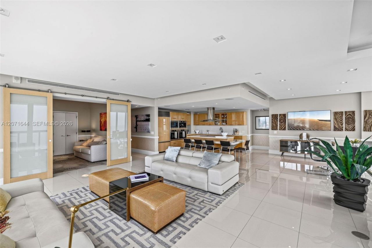 6899 Collins Ave , Unit 2708, Miami Beach, FL 33141 Photo