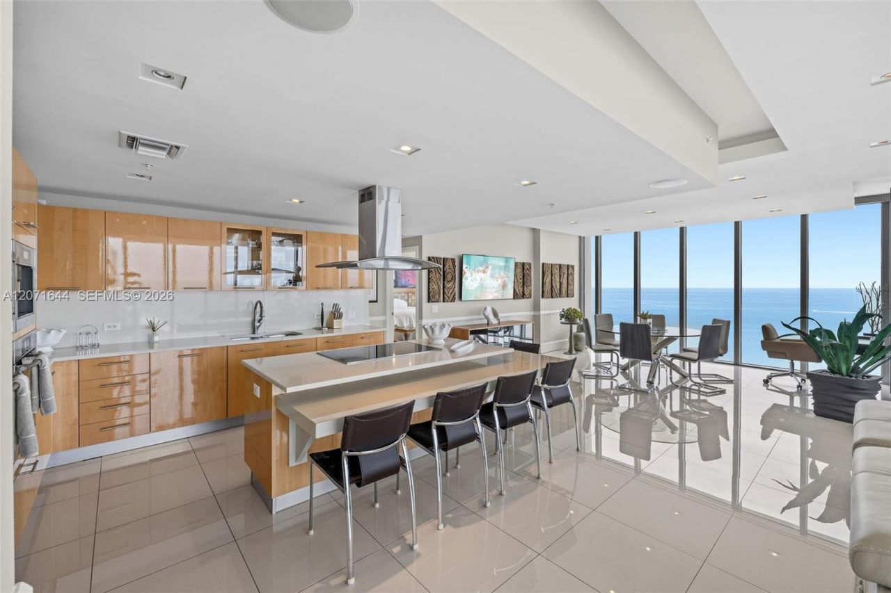 6899 Collins Ave , Unit 2708, Miami Beach, FL 33141 Photo