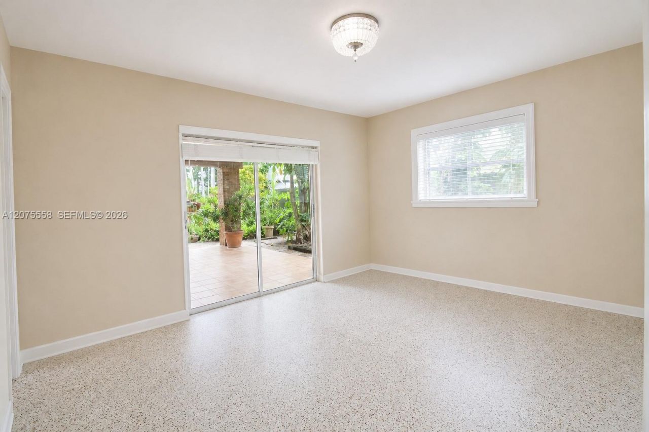 3115 Village Green Dr, Miami, FL 33175 Photo