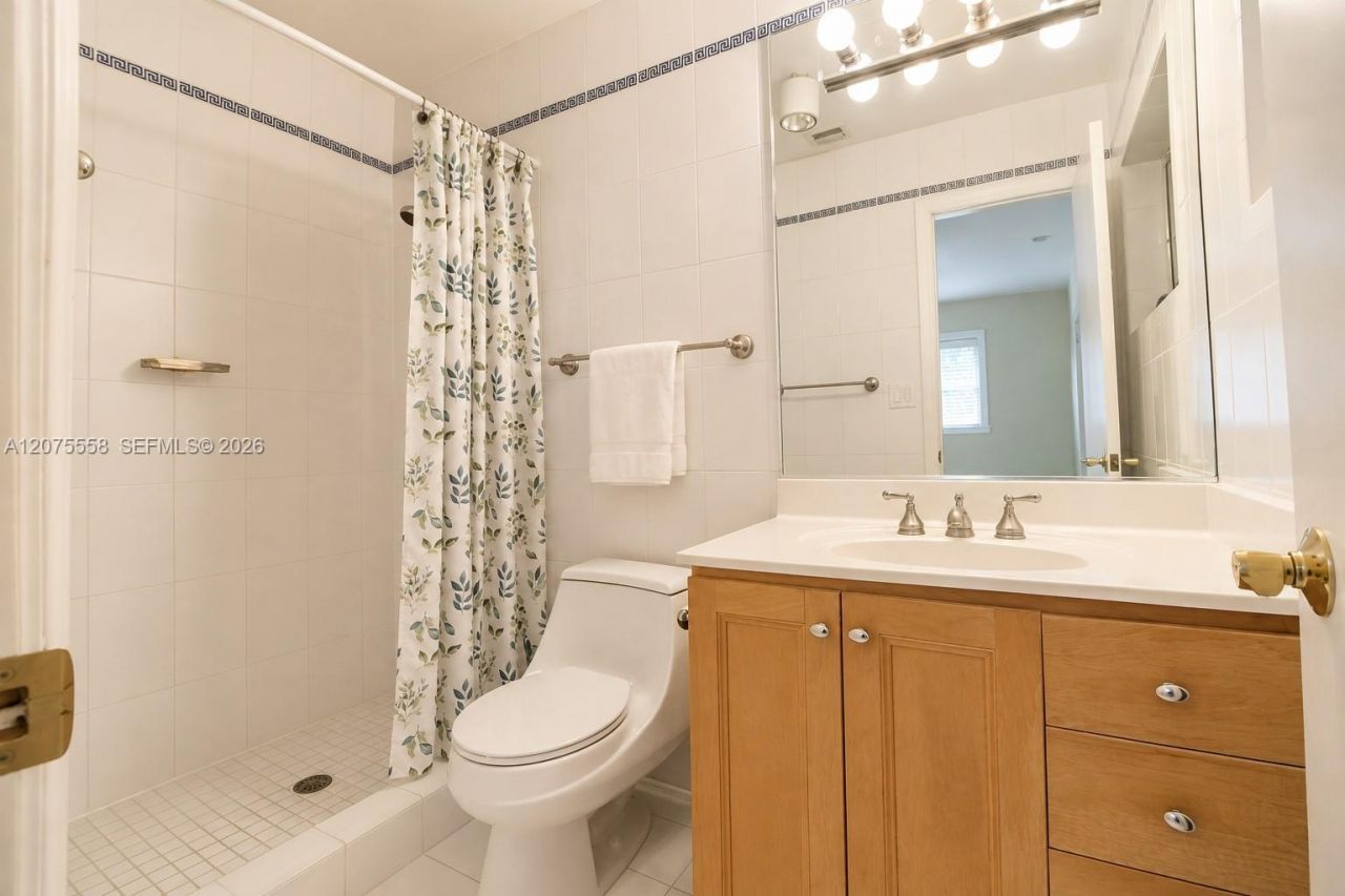 3115 Village Green Dr, Miami, FL 33175 Photo