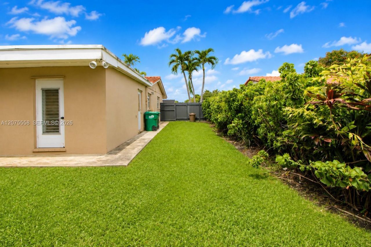 3115 Village Green Dr, Miami, FL 33175 Photo