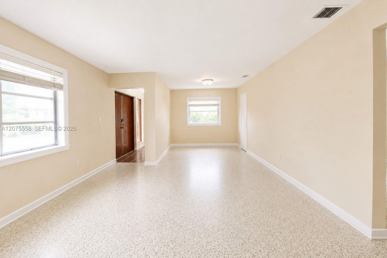 3115 Village Green Dr, Miami, FL 33175 Photo